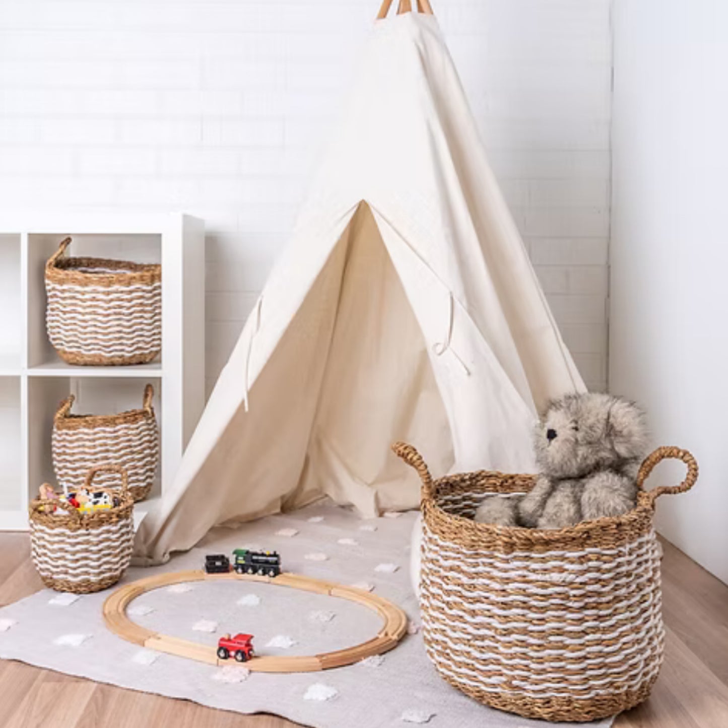 Seagrass White Striped Basket