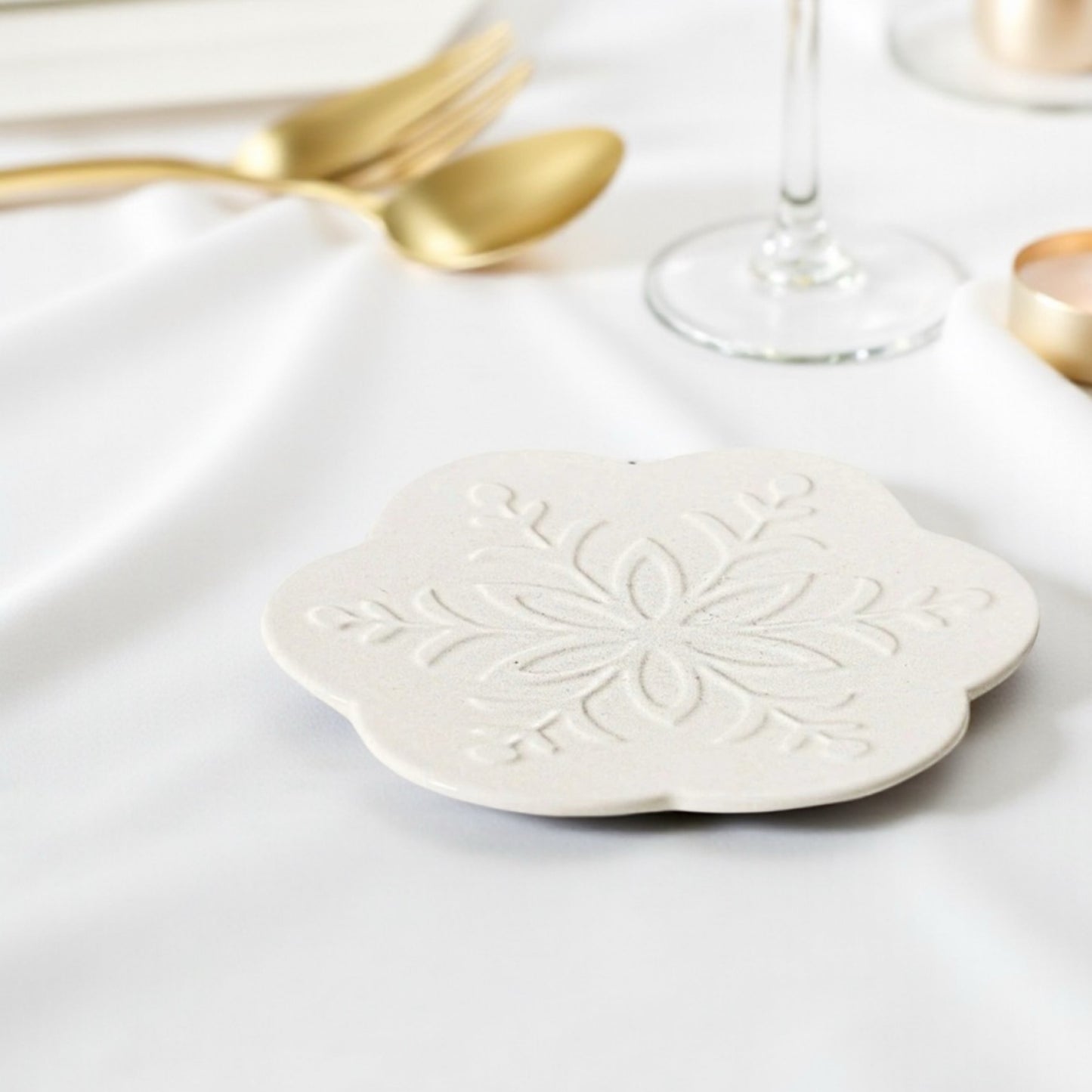 White Collection Snowflake Plate