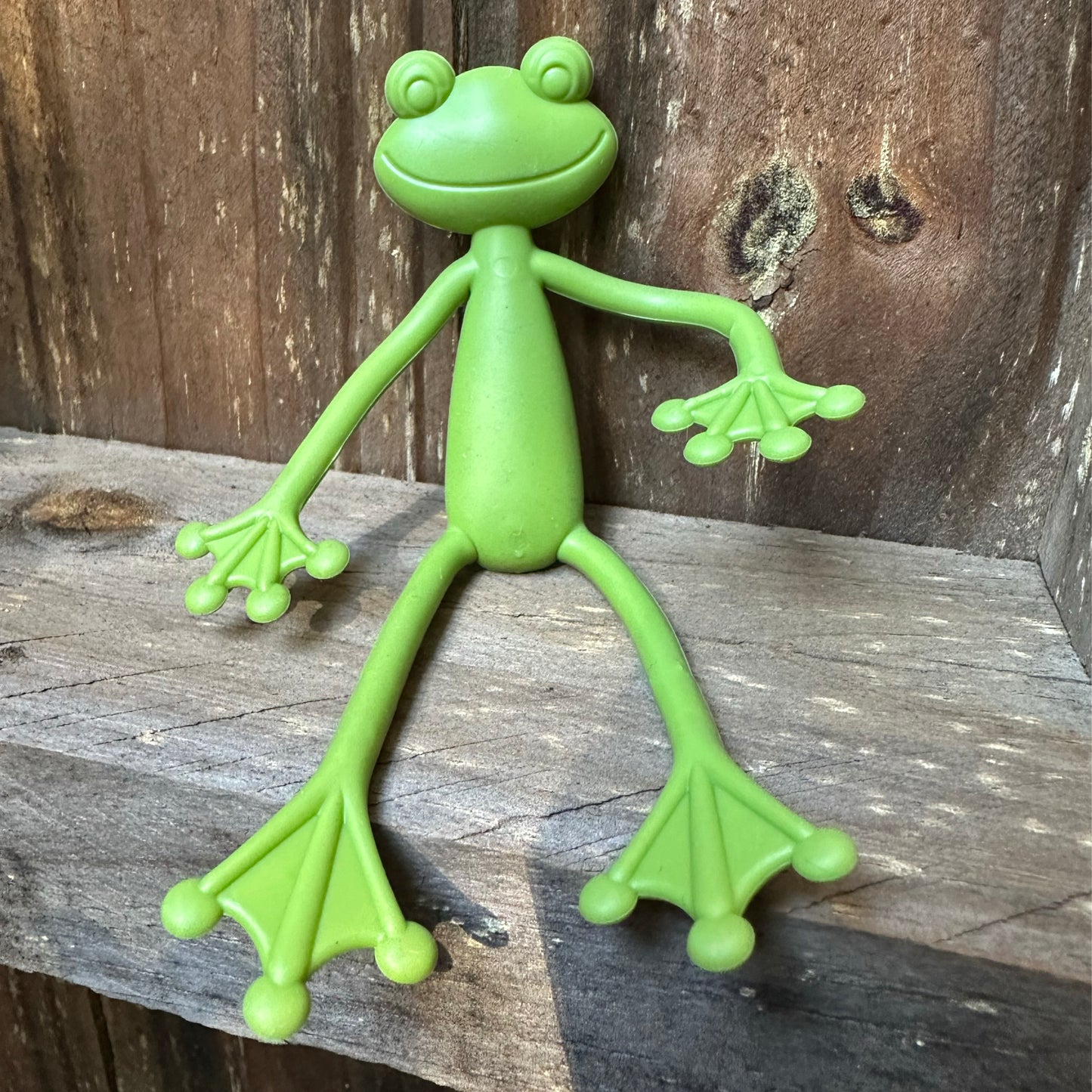 Green Frog Plant Stake Twist Tie